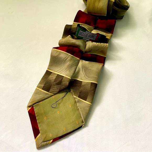Bello Uomo Tie Italian Woven Silk Hand Made Tip Bar String Green Red 60”x3.75” - Picture 3 of 13